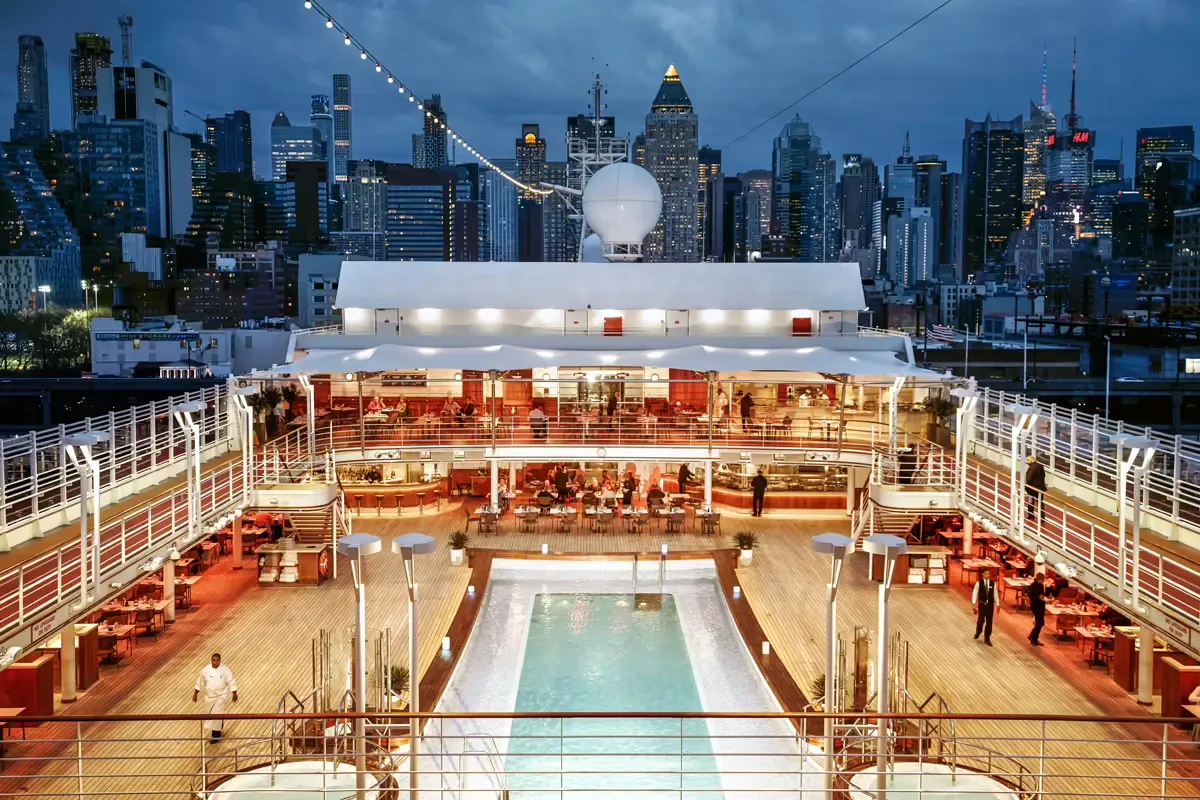 Silversea_Silver_Muse_pool_cf5c46a2db.webp