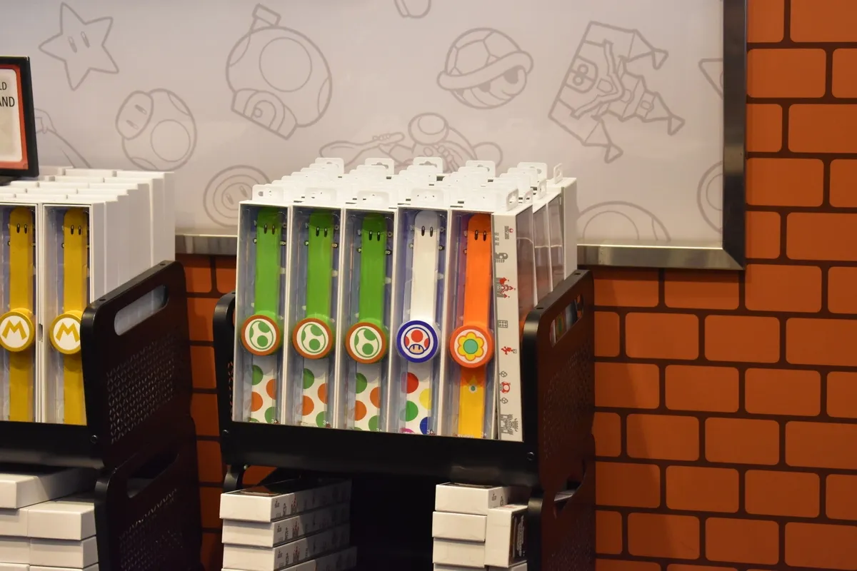 Super_Nintendo_World_power_up_bands_0e9849b0d6.webp