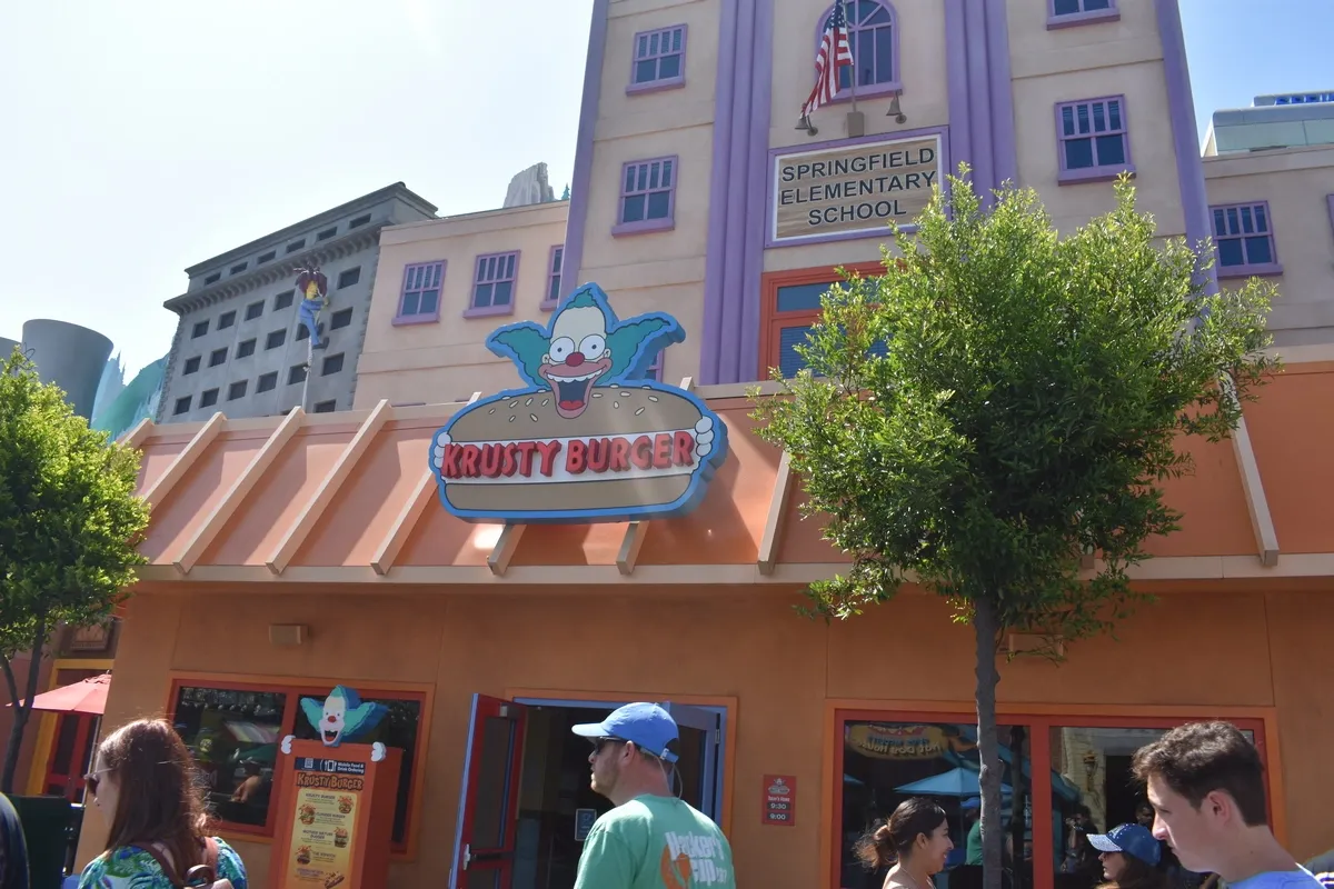 Universal_Studios_Hollywood_Krusty_Burger_b91c49beed.webp