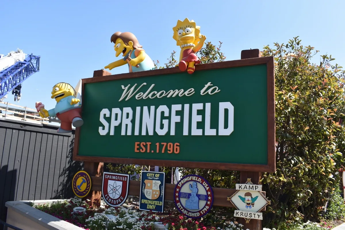 Universal_Studios_Hollywood_Springfield_entrance_91e019c40a.webp
