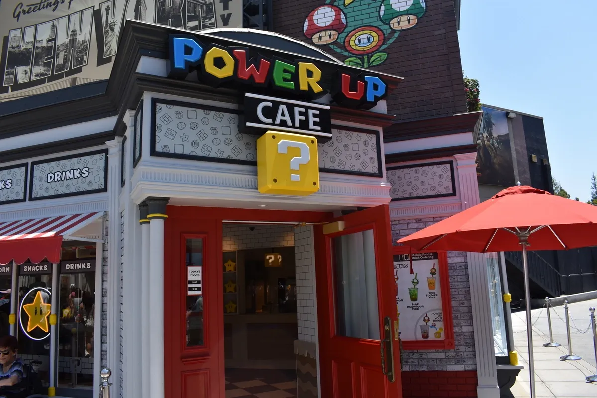 Universal_Studios_Hollywood_power_up_cafe_a7fa76fdbb.webp