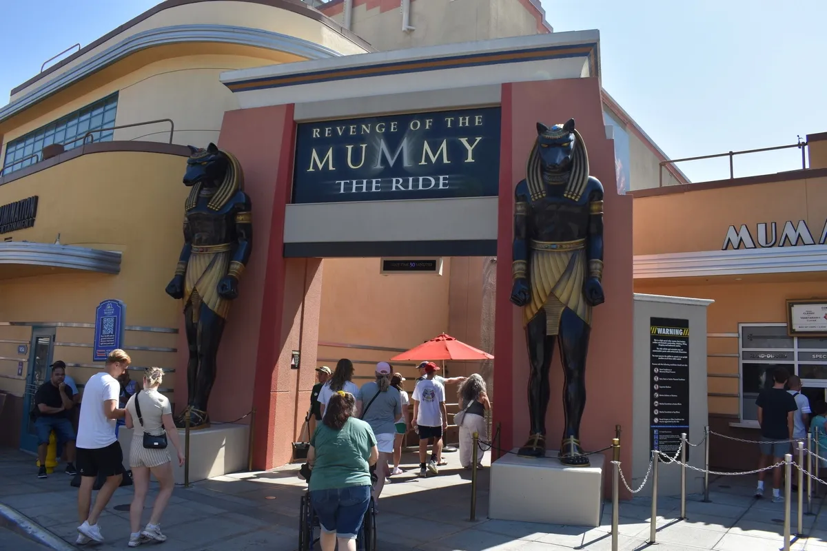 Universal_Studios_Hollywood_revenge_of_the_mummy_entrance_c00b6775fa.webp