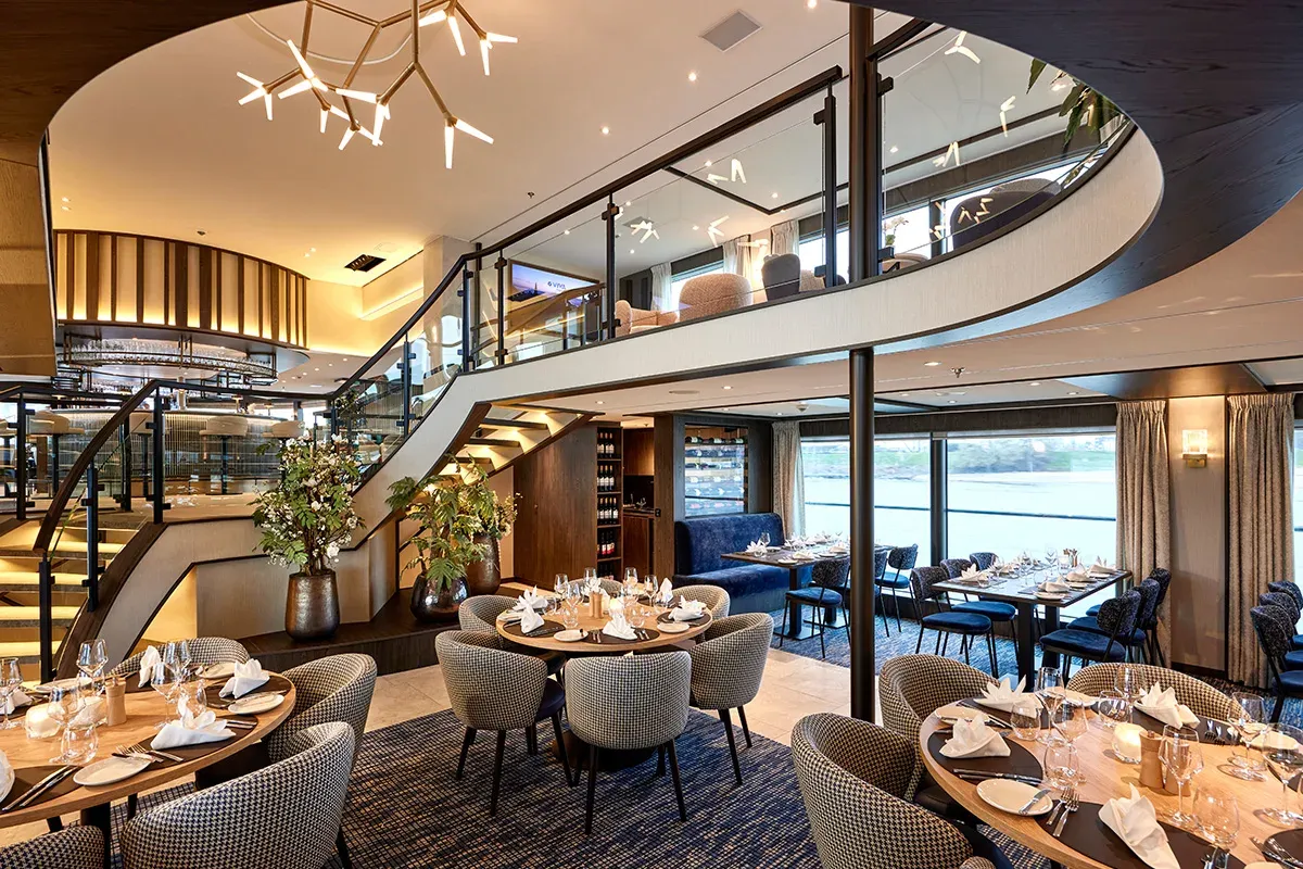 VIVA_Cruises_VIVA_Two_Restaurant_092422a80d.webp