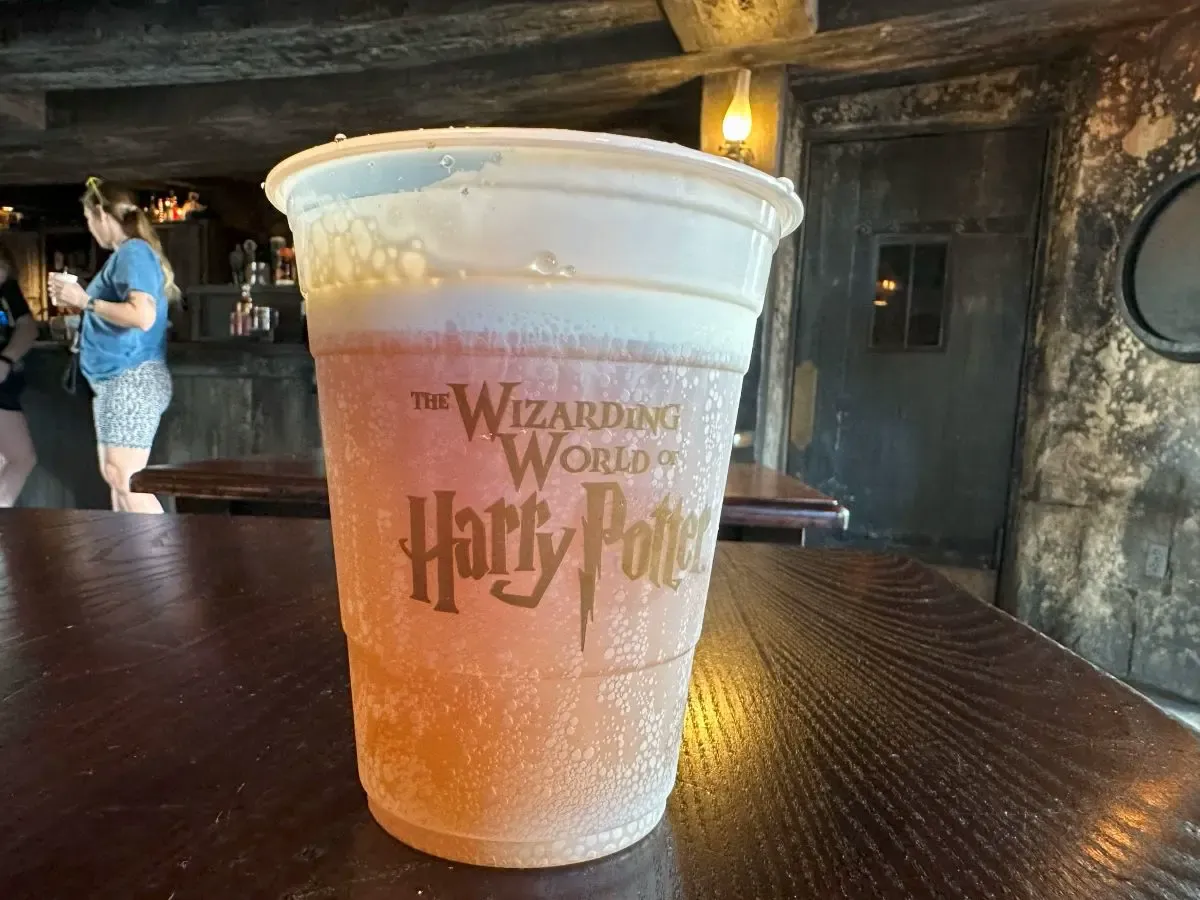 butterbeer_universal_studios_fc67781d89.webp