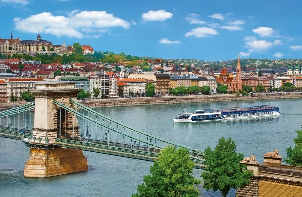 large_Ama_Waterways_Budapest_487df2c95a.webp