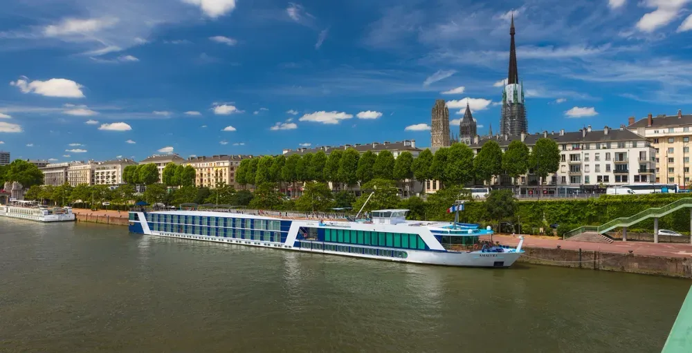 large_Ama_Waterways_Seine_River_60d61a7f16.webp