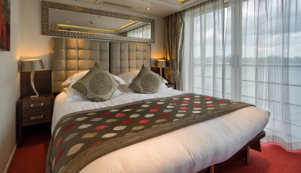 large_Ama_Waterways_Stateroom_1bf5ee38ad.webp