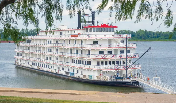 medium_American_Cruise_Lines_Paddlewheeler_333740958f.webp